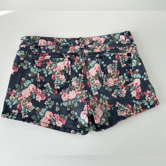 Women’s Denim Shorts, Floral Print, Size XS-S - Picture 6 of 8